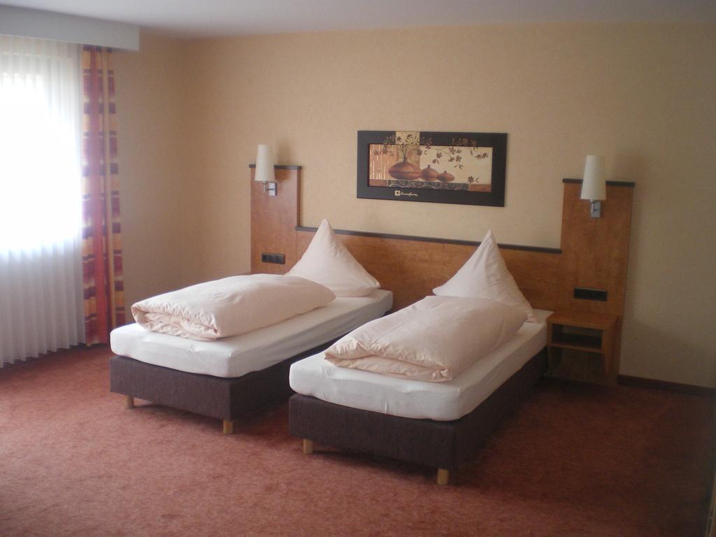 Hotel Gasthof Kaesser Ansbach Dış mekan fotoğraf