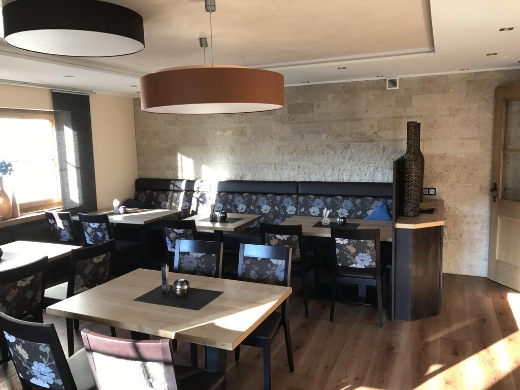 Hotel Gasthof Kaesser Ansbach Dış mekan fotoğraf